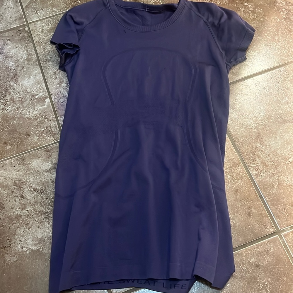 *SNAGS*****Lululemon swiftly size 8